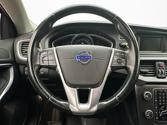 Volvo V40 13 of 28