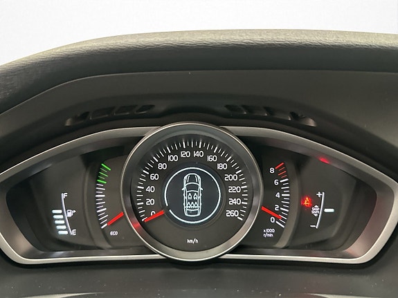Volvo V40 17 of 28