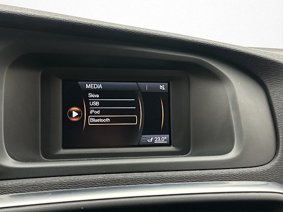 Volvo V40 19 of 28