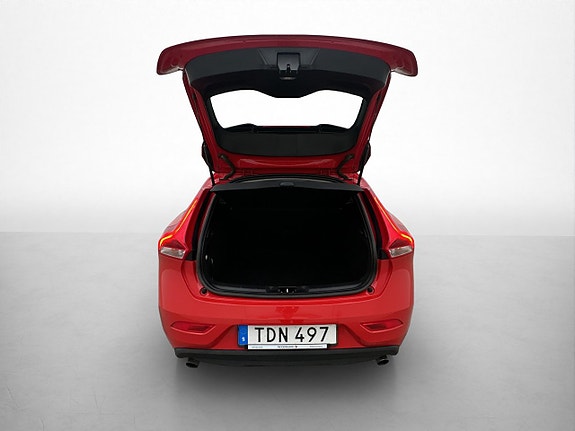 Volvo V40 24 of 28