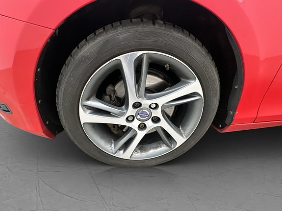 Volvo V40 25 of 28