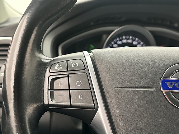 Volvo V40 15 of 28