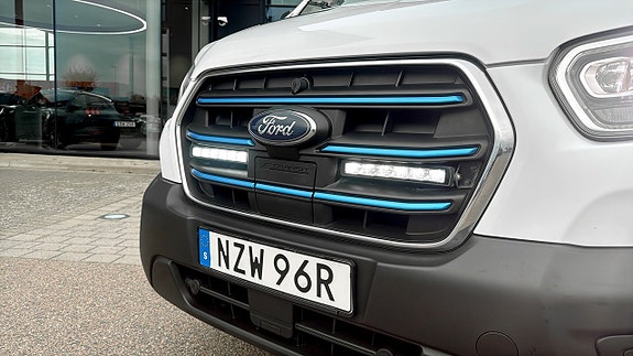 Ford E-Transit 17 of 17