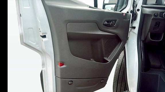 Ford E-Transit 11 of 17