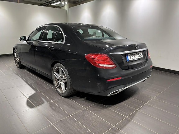 Mercedes-Benz E220 d 2 of 2