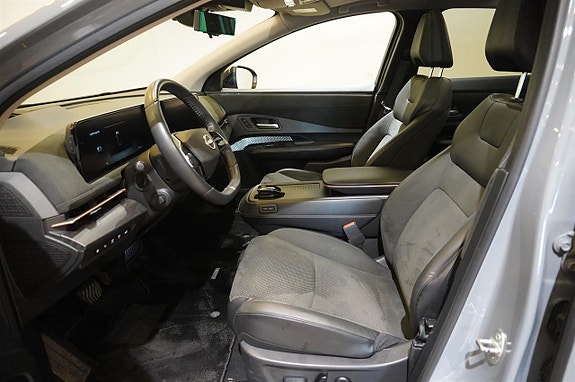 Nissan Ariya 13 of 15