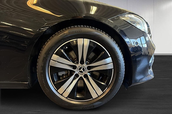 Mercedes-Benz C200 8 of 22