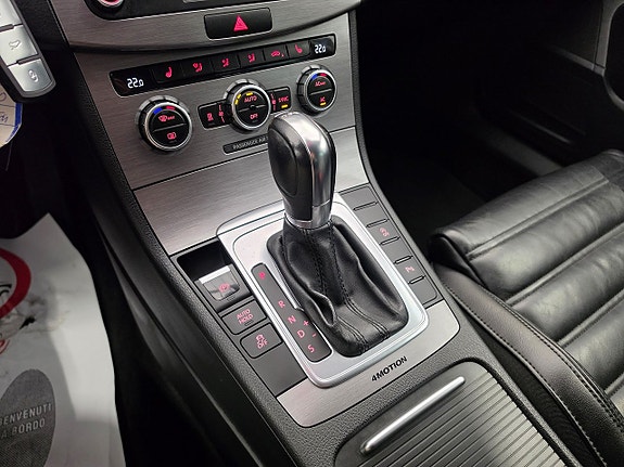 Volkswagen Passat 18 of 28