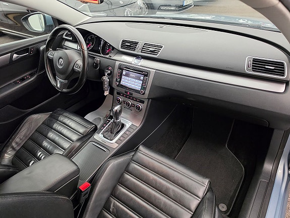 Volkswagen Passat 11 of 28