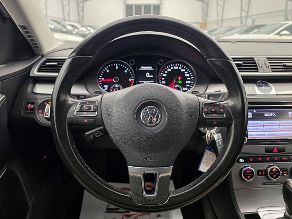 Volkswagen Passat 17 of 28