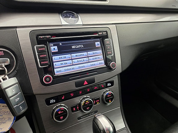 Volkswagen Passat 19 of 28