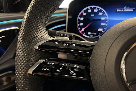 Mercedes-Benz E300 15 of 27