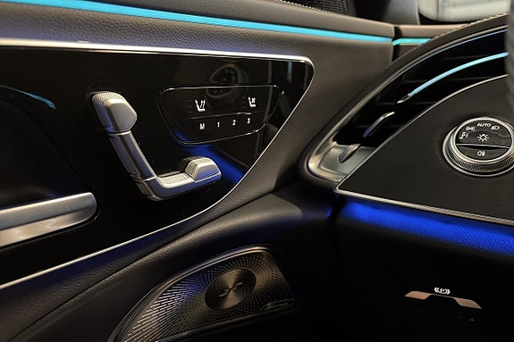 Mercedes-Benz E300 14 of 27