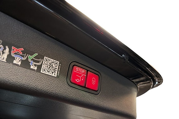 Mercedes-Benz E300 27 of 27
