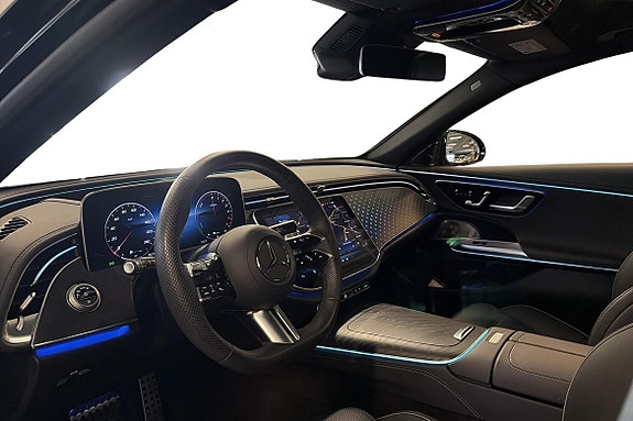 Mercedes-Benz E300 10 of 27