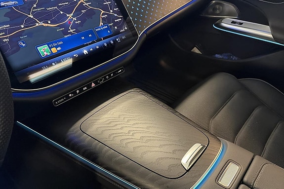 Mercedes-Benz E300 18 of 27