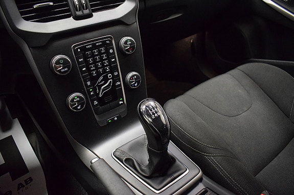 Volvo V40 15 of 22