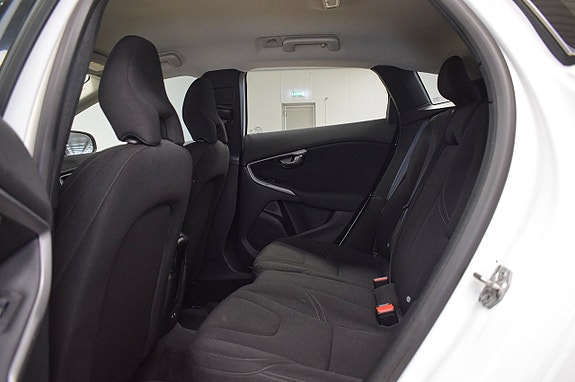 Volvo V40 18 of 22