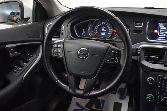 Volvo V40 10 of 22