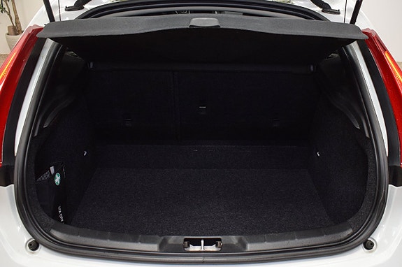 Volvo V40 20 of 22