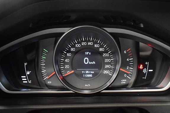 Volvo V40 11 of 22