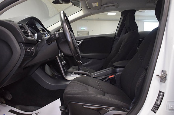 Volvo V40 6 of 22