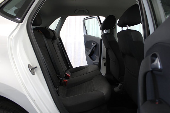 Volkswagen Polo 11 of 15