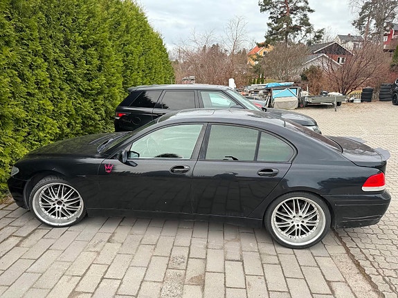 BMW 745i 7 of 7