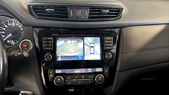 Nissan X-Trail 12 of 13