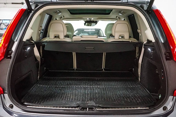 Volvo XC90 23 of 23