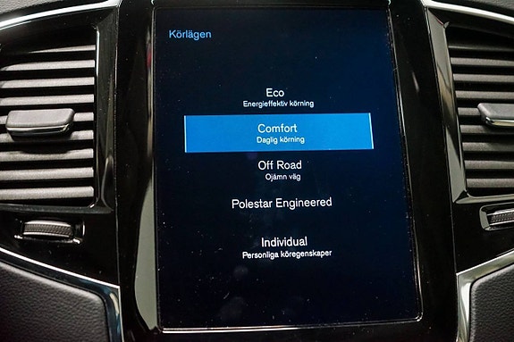 Volvo XC90 19 of 23