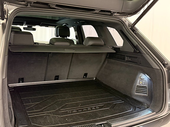 Volkswagen Touareg 17 of 19