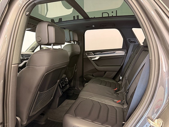 Volkswagen Touareg 12 of 19