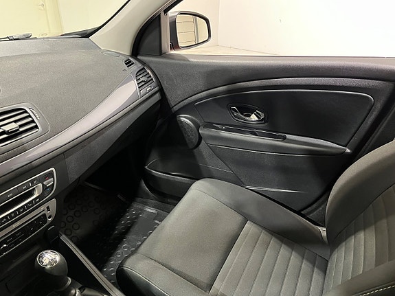 Renault Megane 12 of 16
