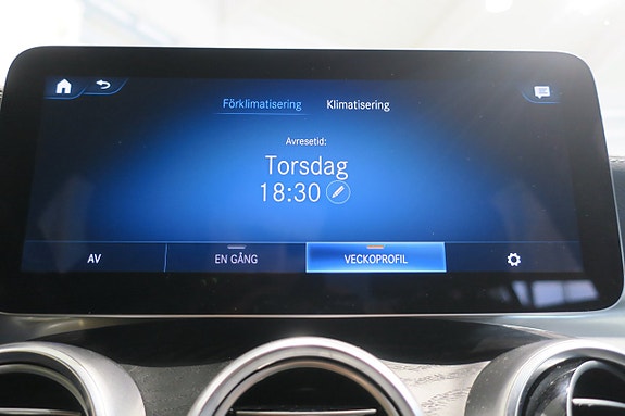 Mercedes-Benz GLC300 de 8 of 15