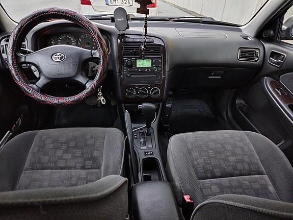 Toyota Avensis 5 of 10