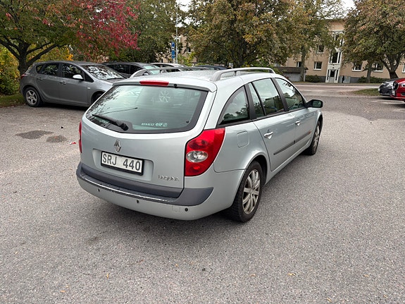 Renault Laguna 2 of 8