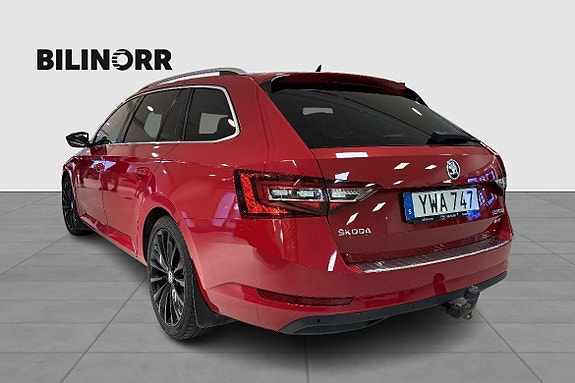 Skoda Superb 2 of 11