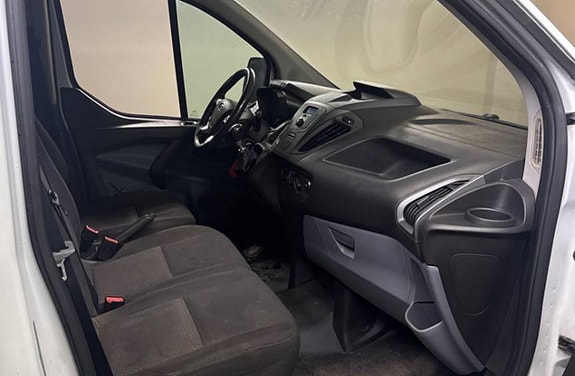 Ford Transit Custom 8 of 9