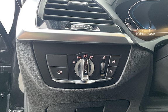 BMW X3 21 of 27