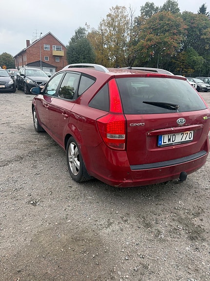 Kia Ceed 4 of 7