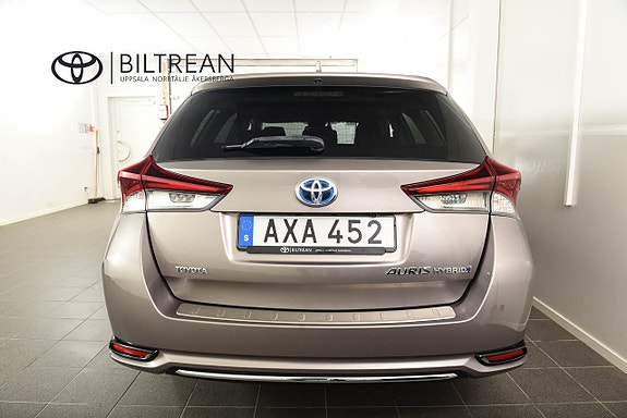 Toyota Auris 4 of 14