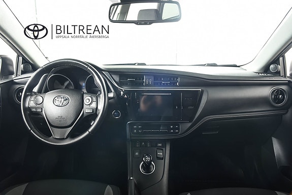 Toyota Auris 8 of 14
