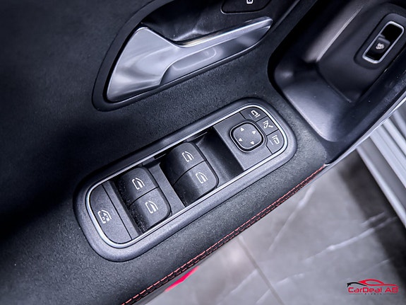 Mercedes-Benz CLA200 28 of 28