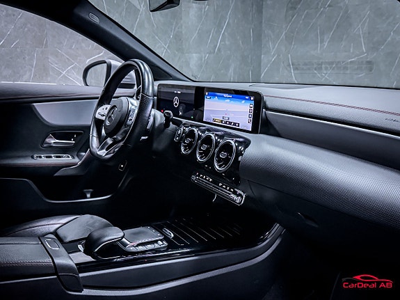 Mercedes-Benz CLA200 13 of 28