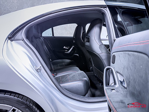 Mercedes-Benz CLA200 16 of 28
