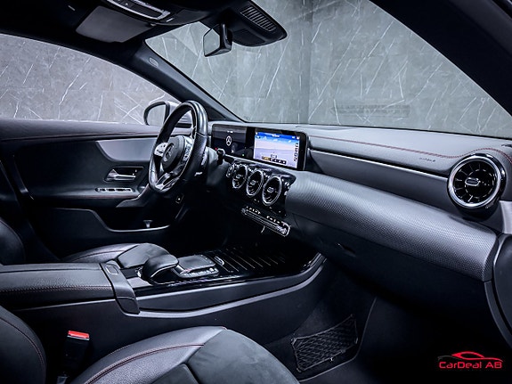 Mercedes-Benz CLA200 14 of 28