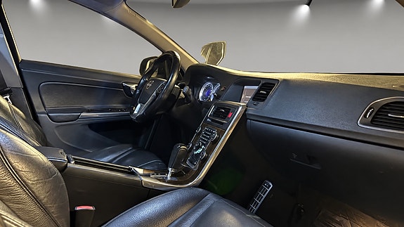 Volvo S60 7 of 8