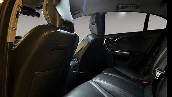 Volvo S60 8 of 8