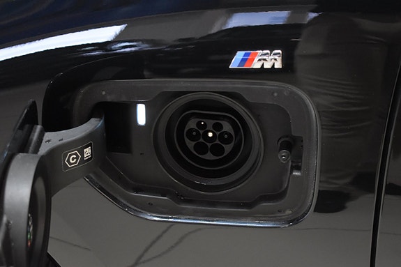 BMW 330e 20 of 23